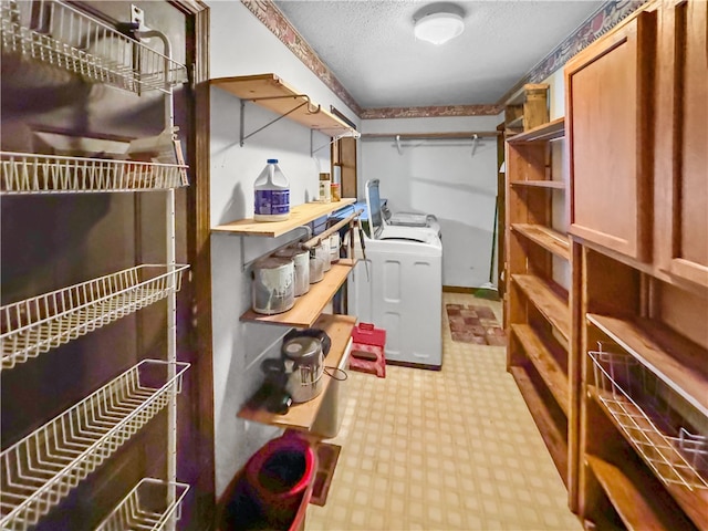 storage with washer / clothes dryer