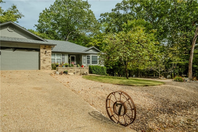 view of front facade with a garage