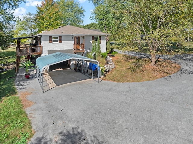 view of front facade featuring a deck