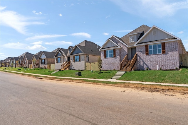 view of front of property featuring a front yard