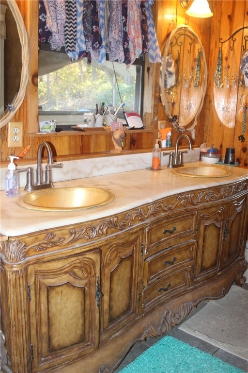 bathroom with vanity