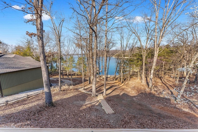 view of yard featuring a water view