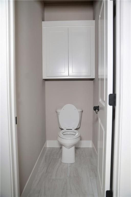 9306 Pleasant Valley Rd, Gentry, AR 72734 - bathroom with baseboards and toilet