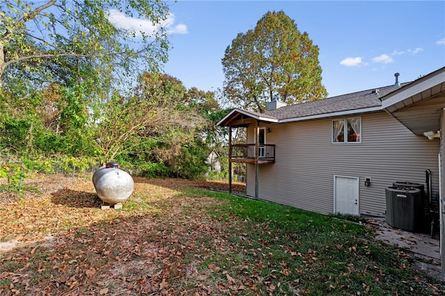 view of yard with central AC