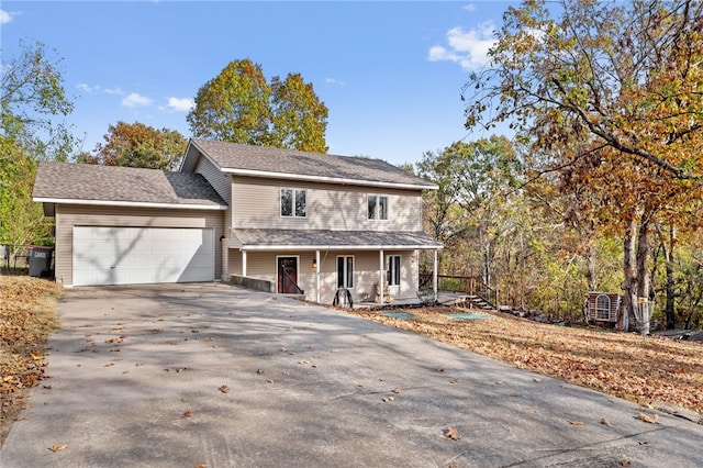 view of front property featuring a garage