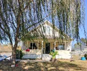 view of front facade