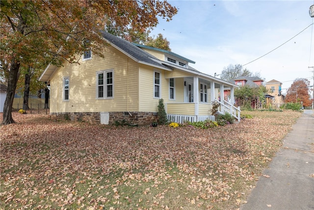 view of front of property with covered porch