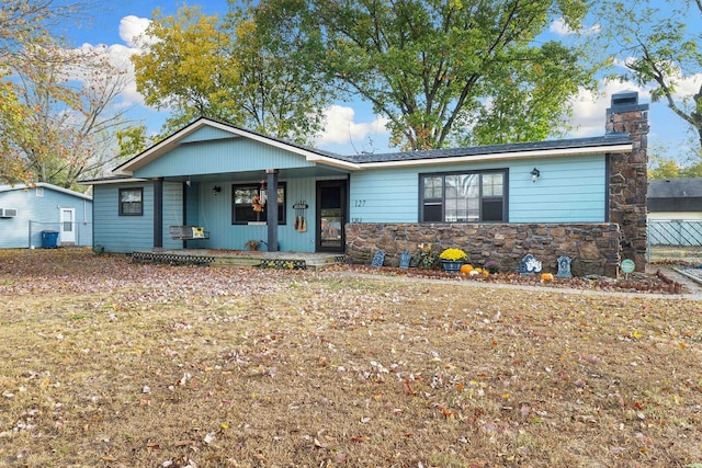 ranch-style house with a porch