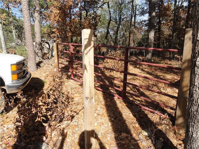 305 Deer Run Rd, Leslie, AR 72645 - view of yard with fence