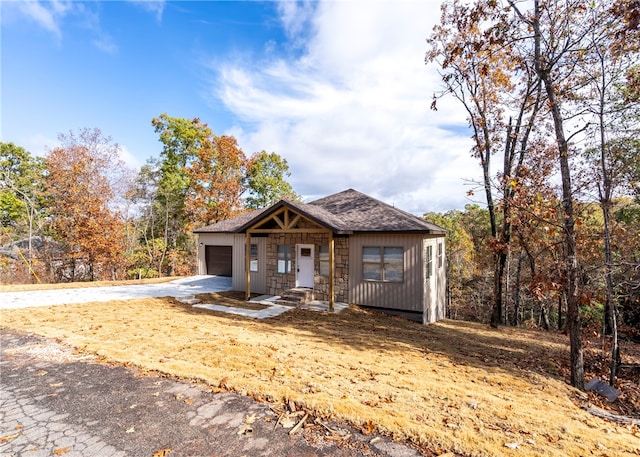 view of front of home featuring a garage