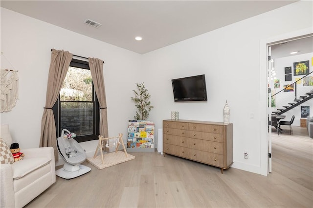 514 N Vinson Ave, Fayetteville, AR 72701 - sitting room featuring light wood-type flooring, recessed lighting, and baseboards