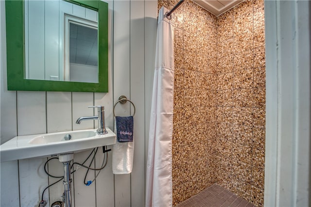 bathroom with walk in shower