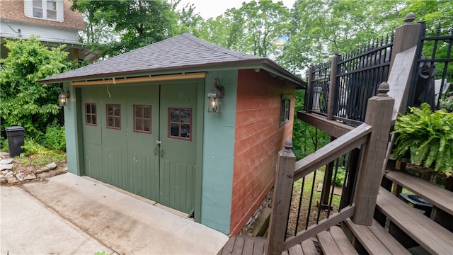 view of outbuilding