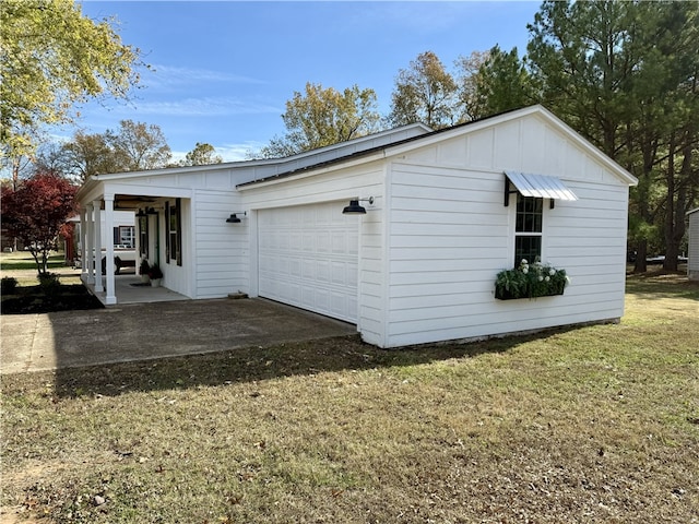 exterior space with a yard