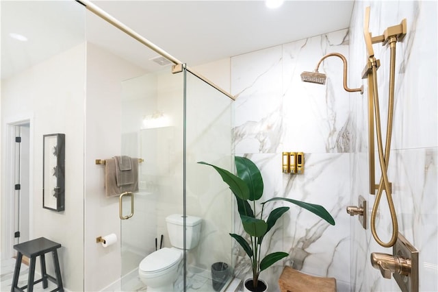 1433 S Duncan Ave, Fayetteville, AR 72701 - bathroom with toilet and a marble finish shower