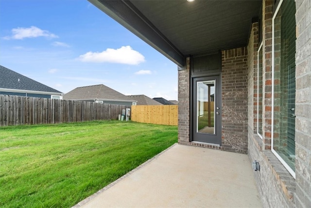 view of yard with a patio area