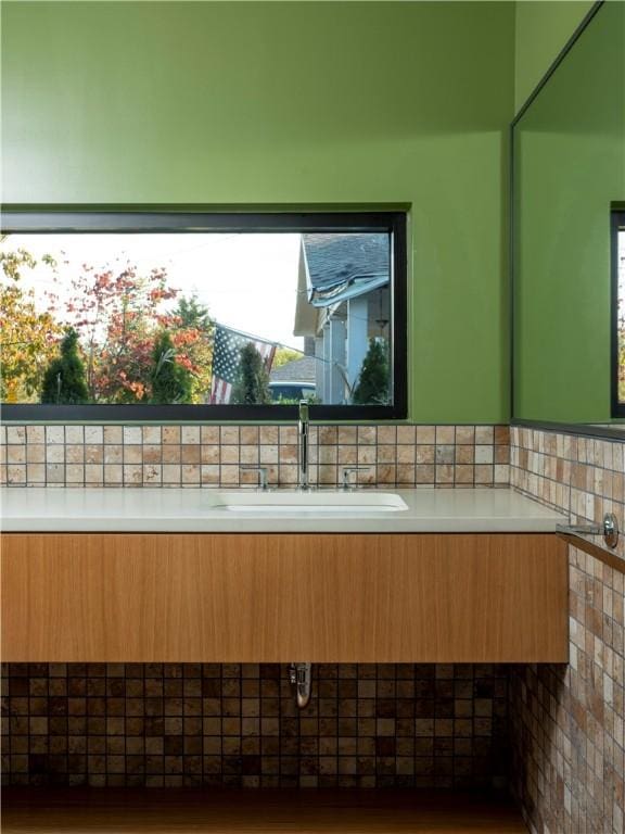 bathroom featuring sink