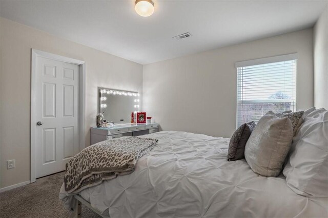 bedroom with carpet flooring