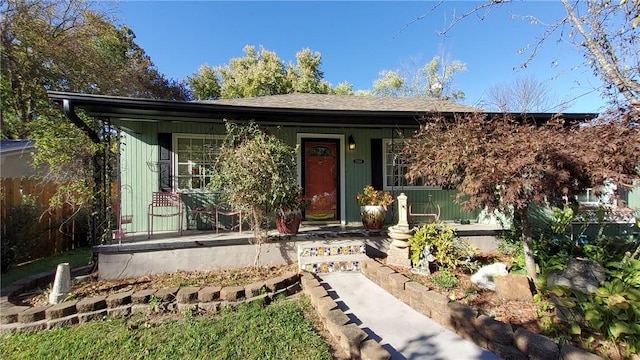 view of front of property featuring a porch