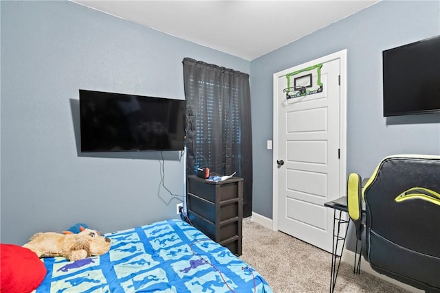 bedroom with carpet flooring