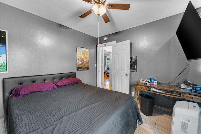 bedroom featuring ceiling fan