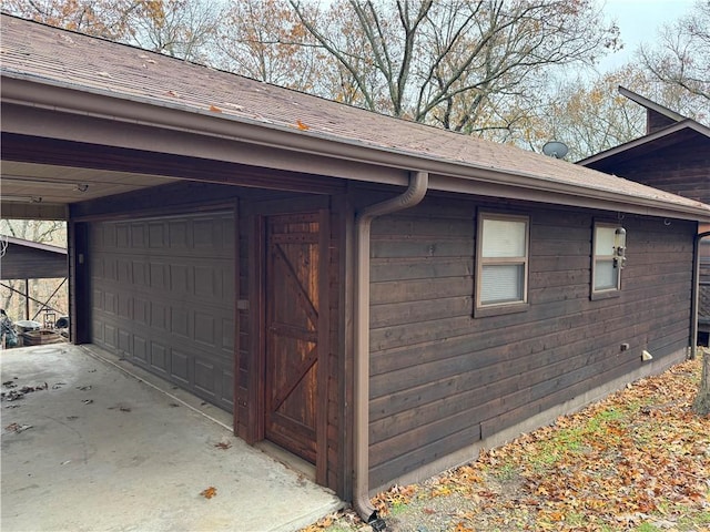 view of outdoor structure featuring a carport