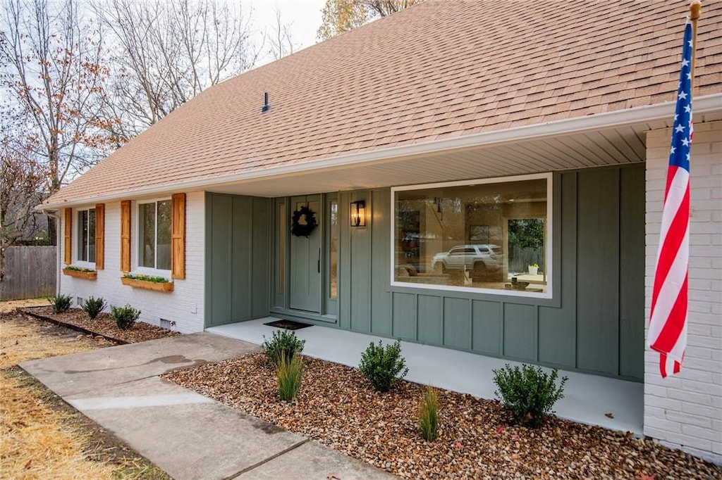 property entrance with a porch