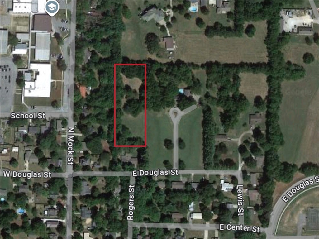 Douglas, Prairie Grove, AR 72753 - photo 2