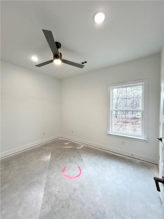 empty room featuring ceiling fan