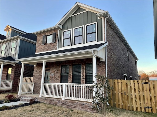 view of front of house featuring a porch