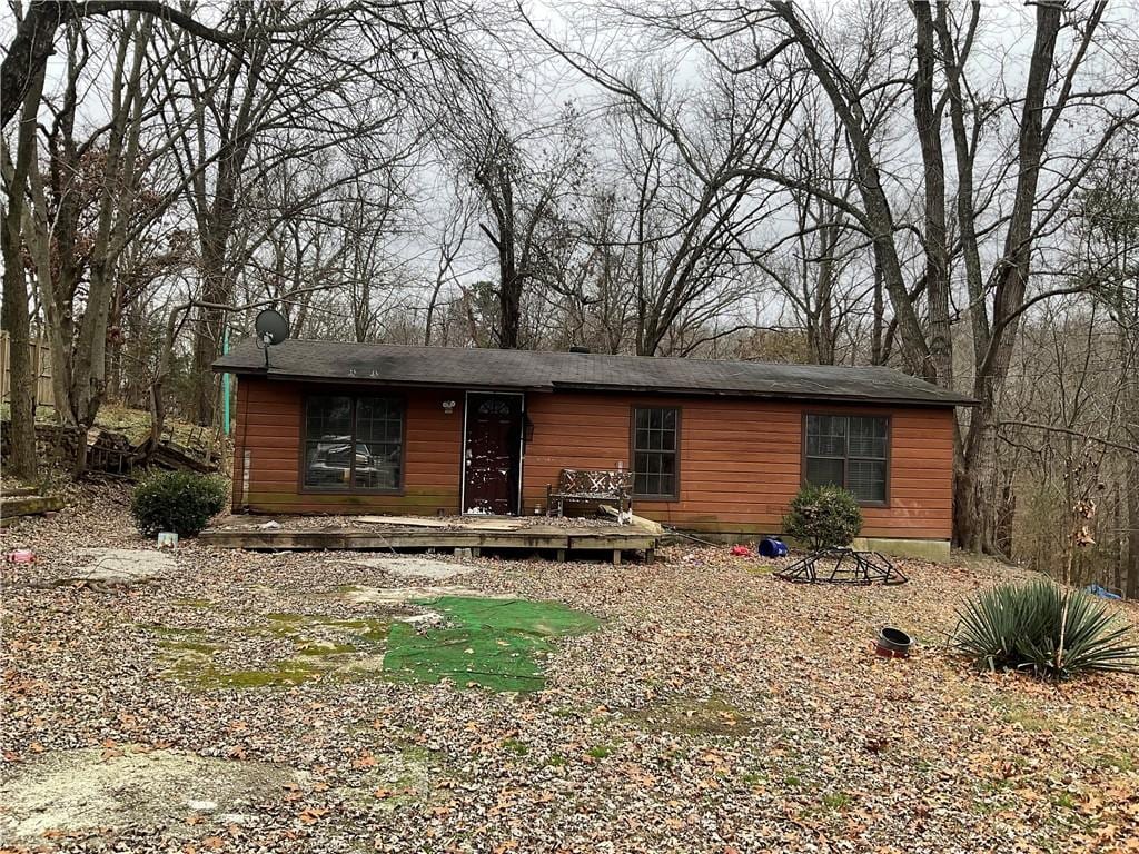 view of front of property featuring a deck