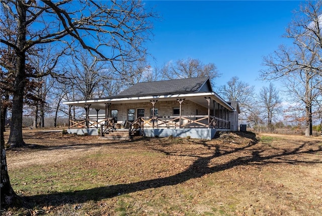 view of front of home featuring a porch