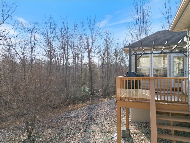 view of yard featuring a pergola