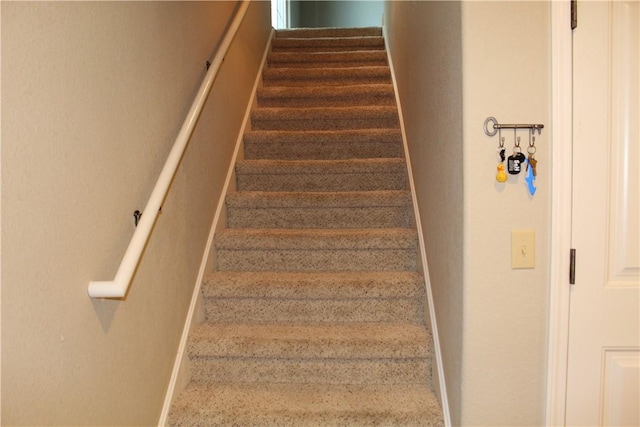 635 Ranchview Rd, Ridgedale, MO 65739 - stairway featuring baseboards