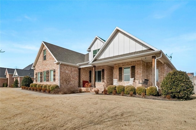 view of front of home featuring a porch