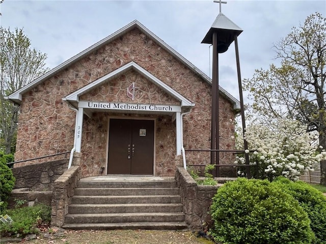 view of front facade