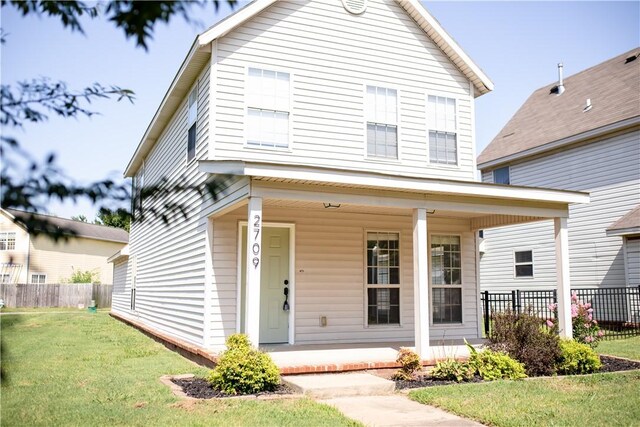 view of front facade featuring a front lawn