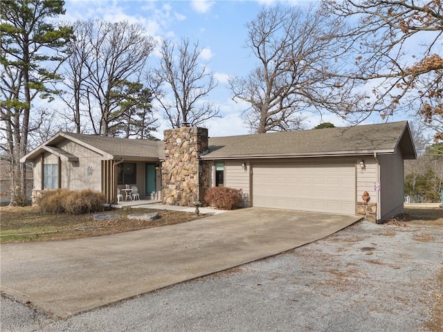 view of front facade featuring a garage