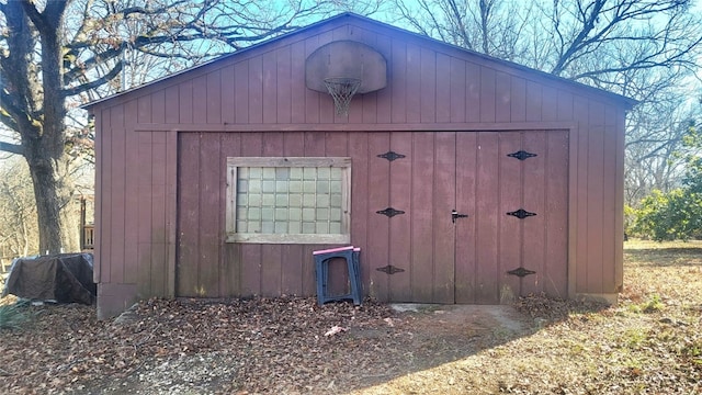 view of outbuilding