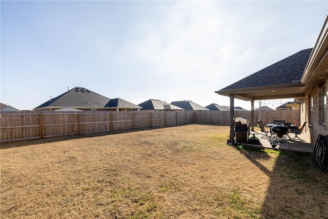 view of yard featuring a patio area