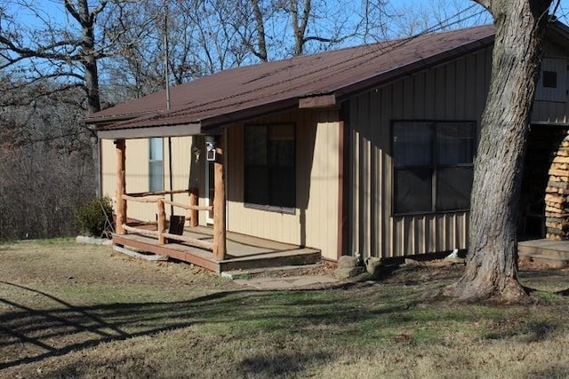 exterior space with a lawn