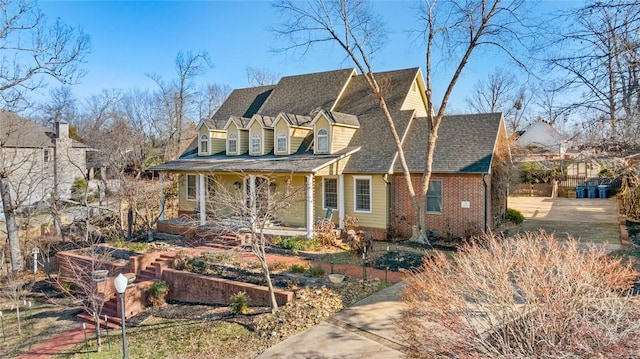 view of front of property featuring a porch