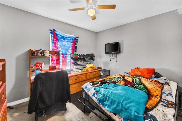 bedroom with ceiling fan