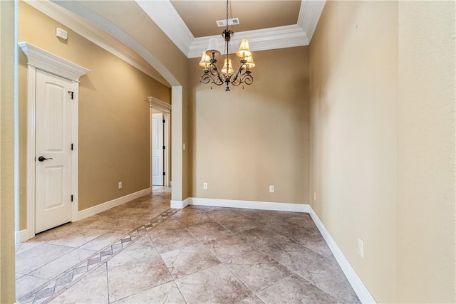 unfurnished room with crown molding and an inviting chandelier