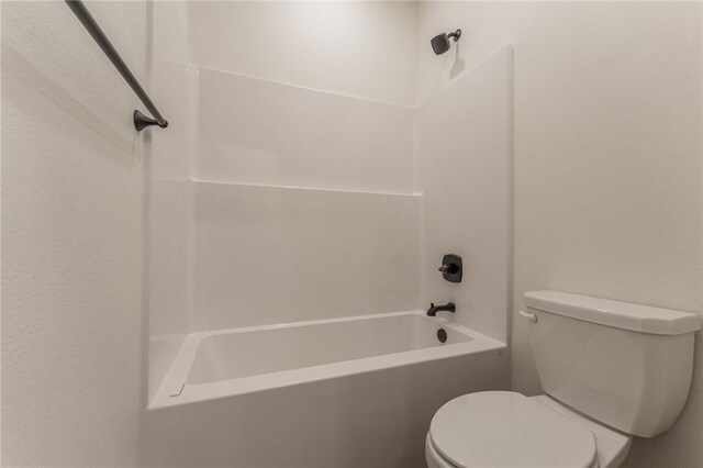 13121 Bethel Blacktop Rd, Farmington, AR 72730 - bathroom with toilet and washtub / shower combination