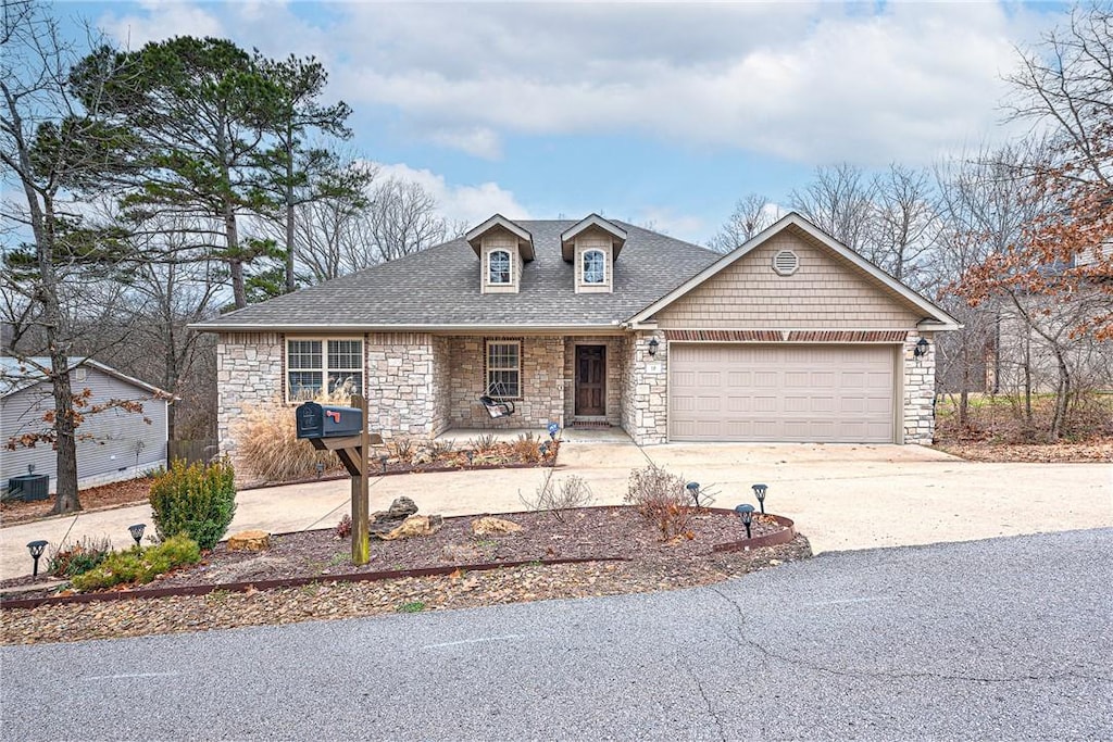 view of front facade featuring a garage