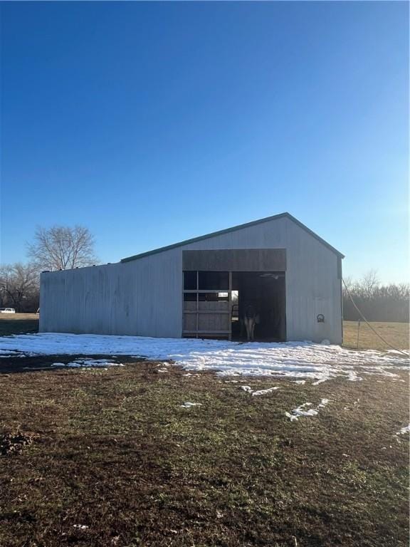 view of outbuilding