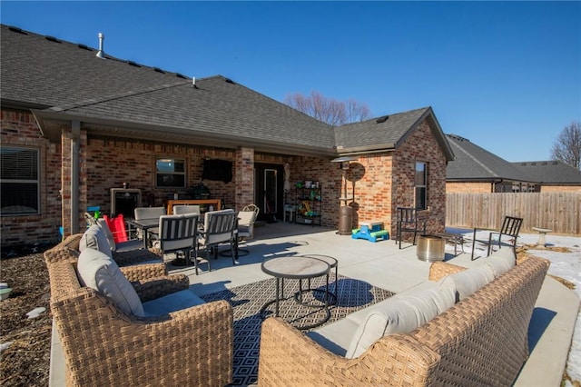 view of patio featuring an outdoor hangout area