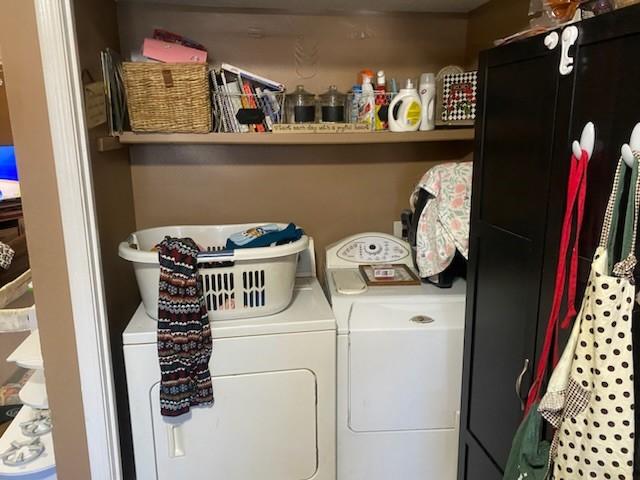 laundry room featuring washer and dryer