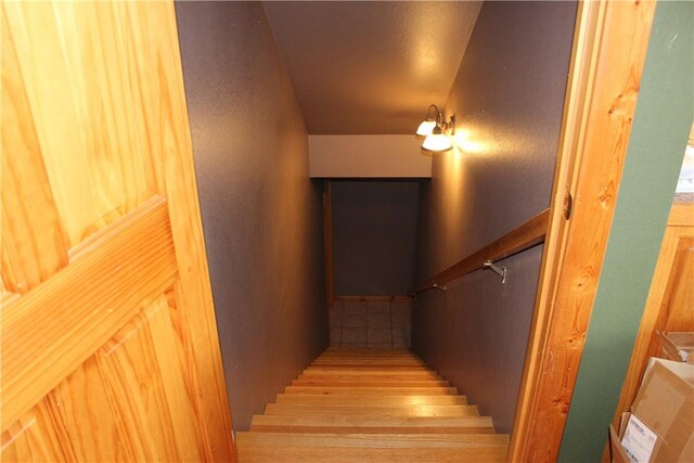 7 Viewpoint Dr, Eureka Springs, AR 72631 - view of stairway